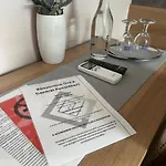Bed & Breakfast Centrál Borház - étterem és Panzió 3*