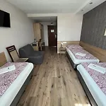 Centrál Borház - étterem és Panzió 3* Erd