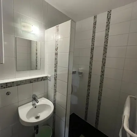 Centrál Borház - étterem és Panzió * Erd