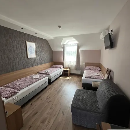 Bed & Breakfast Panzio *