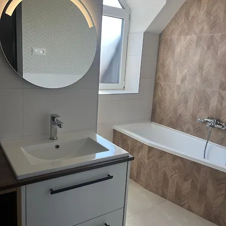 Centrál Borház - étterem és Panzió 3*